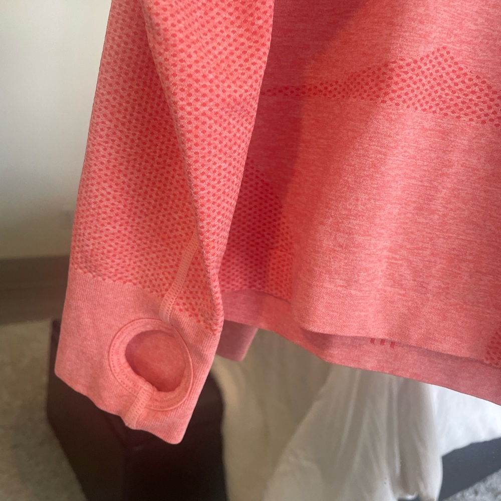 Pink long sleeve athletic crop top - Picture 4 of 5